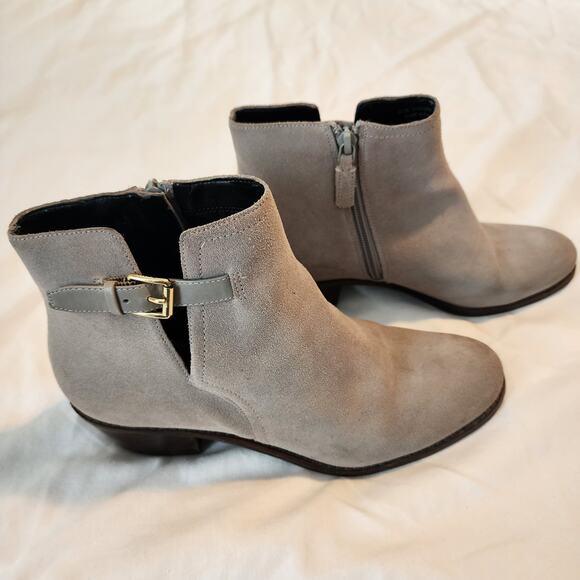 Cole Haan Women's Suede Almond Toe Stacked Wood Heel Ankle Bootie tan Size 8 - Picture 1 of 11